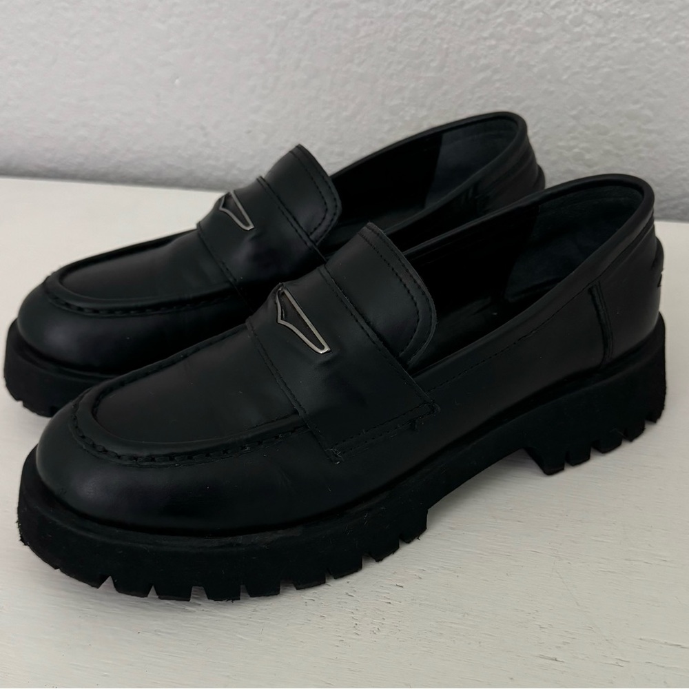 Steve Madden Lawrence Black Leather Chunky Lug Sole Loafers Size 9/9.5